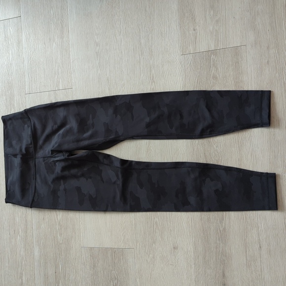 Lululemon size 6 Wunder under leggings 28" - Picture 1 of 3